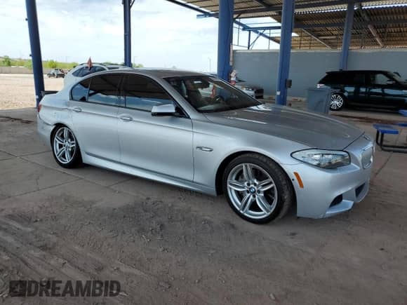 2013 BMW 5 Series 550i с VIN WBAFR9C51DDX80274, выставлен на аукционе Copart как лот 63108975 с пробегом 88 489 миль миль и Списание • Salvage title. История ставок и продаж доступна на DreamBid. Изображение 4.