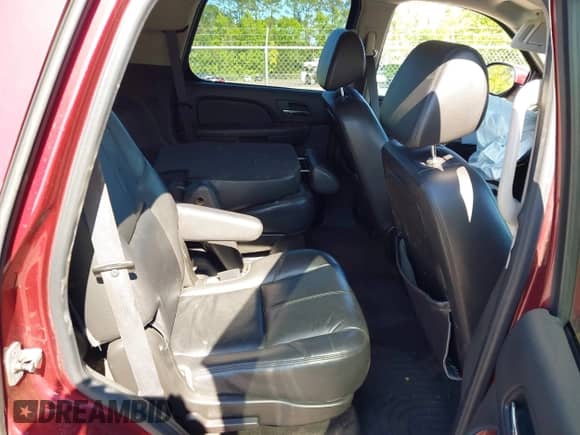 2009 Chevrolet Tahoe 2LT z VIN 1GNFK23059R125278, wystawiony jako IAAI lot #42059416 z przebiegiem 174 502 mil mil oraz . Historia ofert i sprzedaży dostępna na DreamBid. Obrazek 8.