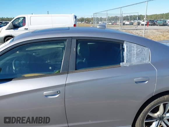 2015 Dodge Charger RT с VIN 2C3CDXCT8FH729372, выставлен на аукционе IAAI как лот 43581077 с пробегом 245 098 миль миль и . История ставок и продаж доступна на DreamBid. Изображение 6.