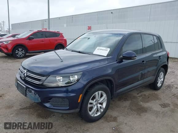 2013 Volkswagen Tiguan SE z VIN WVGAV3AX9DW613283, wystawiony jako IAAI lot #41954359 z przebiegiem 147 525 mil mil oraz . Historia ofert i sprzedaży dostępna na DreamBid. Obrazek 17.