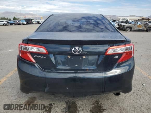 2014 Toyota Camry SE z VIN 4T1BF1FKXEU309377, wystawiony jako Copart lot #86186945 z przebiegiem 113 141 mil mil oraz Szkoda całkowita • Salvage title. Historia ofert i sprzedaży dostępna na DreamBid. Obrazek 6.