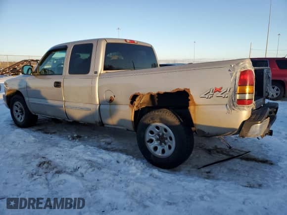 2006 GMC Sierra 1500 SLE1 z VIN 1GTEK19B66Z209712, wystawiony jako Copart lot #88213255 z przebiegiem 237 760 mil mil oraz Czysty tytuł • Clean title. Historia ofert i sprzedaży dostępna na DreamBid. Obrazek 2.