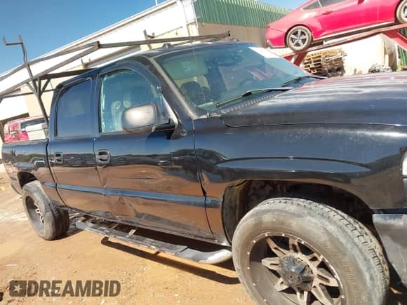 2004 GMC Sierra 1500 SLE z VIN 2GTEK13T541421458, wystawiony jako IAAI lot #43249798 z przebiegiem 292 366 mil mil oraz . Historia ofert i sprzedaży dostępna na DreamBid. Obrazek 6.