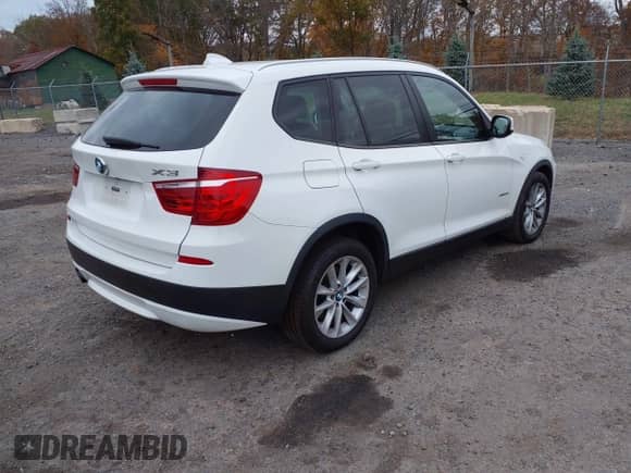 2013 BMW X3 xDrive28i с VIN 5UXWX9C55D0A26019, выставлен на аукционе IAAI как лот 43516038 с пробегом 101 966 миль миль и . История ставок и продаж доступна на DreamBid. Изображение 4.