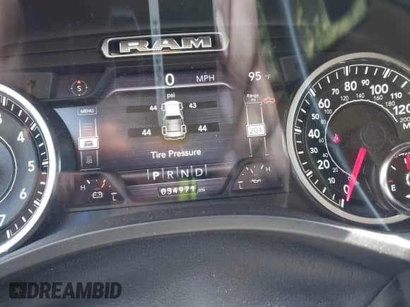 2021 Ram 1500 Laramie z VIN 1C6SRFJT9MN775360, wystawiony jako IAAI lot #42792392 z przebiegiem 34 971 mil mil oraz . Historia ofert i sprzedaży dostępna na DreamBid. Obrazek 7.