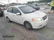 2008 Chevrolet Aveo LT z VIN KL1TG56668B210093, wystawiony jako IAAI lot #42856028 z przebiegiem 161 521 mil mil oraz . Historia ofert i sprzedaży dostępna na DreamBid. Obrazek 1.