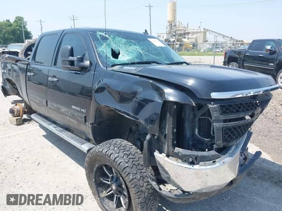 2011 Chevrolet Silverado 2500HD LT с VIN 1GC1KXC86BF223913, выставлен на аукционе IAAI как лот 42406819 с пробегом Не указан миль и . История ставок и продаж доступна на DreamBid. Изображение 18.
