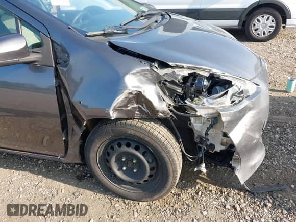 2015 Toyota Prius One z VIN JTDKDTB39F1096378, wystawiony jako IAAI lot #42947064 z przebiegiem 174 105 mil mil oraz . Historia ofert i sprzedaży dostępna na DreamBid. Obrazek 6.