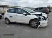 2013 Ford Fiesta S z VIN 3FADP4TJ2DM215459, wystawiony jako Copart lot #71594815 z przebiegiem 215 994 mil mil oraz Szkoda całkowita • Salvage title. Historia ofert i sprzedaży dostępna na DreamBid. Obrazek 4.