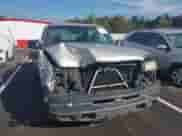 2005 Chevrolet Silverado 1500 LS z VIN 2GCEC19V751152385, wystawiony jako IAAI lot #43360918 z przebiegiem 158 152 mil mil oraz . Historia ofert i sprzedaży dostępna na DreamBid. Obrazek 6.