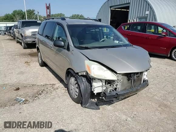 2005 Toyota Sienna CE с VIN 5TDZA23C15S303833, выставлен на аукционе Copart как лот 69789125 с пробегом 216 728 миль миль и Списание • Salvage title. История ставок и продаж доступна на DreamBid. Изображение 15.