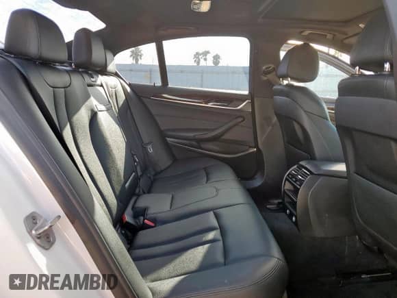 2018 BMW 5 Series 530i z VIN WBAJA5C52JG899584, wystawiony jako Copart lot #81252935 z przebiegiem 111 756 mil mil oraz Szkoda całkowita • Salvage title. Historia ofert i sprzedaży dostępna na DreamBid. Obrazek 10.