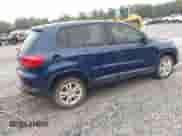 2013 Volkswagen Tiguan S с VIN WVGAV3AX6DW560719, выставлен на аукционе IAAI как лот 43323138 с пробегом Не указан миль и . История ставок и продаж доступна на DreamBid. Изображение 4.