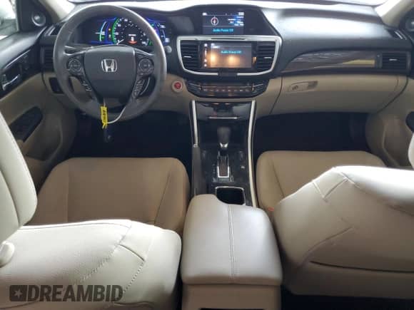 2017 Honda Accord EX-L с VIN JHMCR6F56HC025082, выставлен на аукционе Copart как лот 81887865 с пробегом 26 541 миль миль и Списание • Salvage title. История ставок и продаж доступна на DreamBid. Изображение 8.