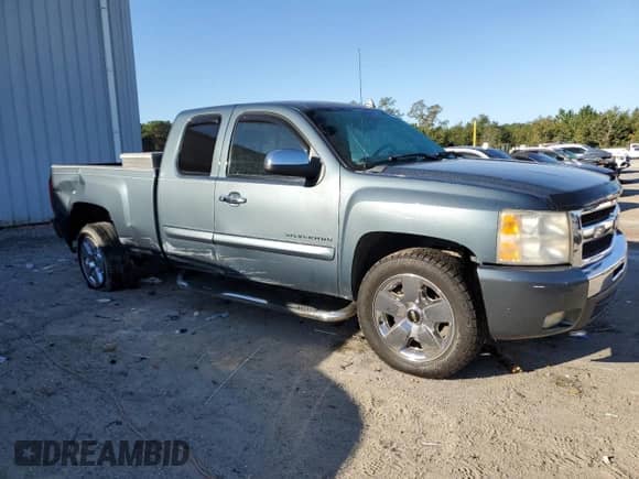 2011 Chevrolet Silverado 1500 LT z VIN 1GCRCSE02BZ246081, wystawiony jako Copart lot #86460425 z przebiegiem 182 417 mil mil oraz Szkoda całkowita • Salvage title. Historia ofert i sprzedaży dostępna na DreamBid. Obrazek 4.
