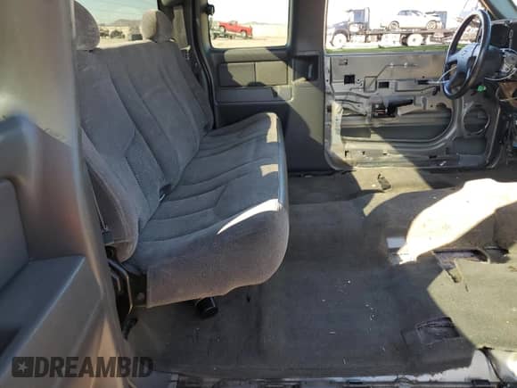 2006 Chevrolet Silverado 1500 LS z VIN 1GCEC19X26Z239427, wystawiony jako Copart lot #79347794 z przebiegiem Nie podano mil oraz Czysty tytuł • Clean title. Historia ofert i sprzedaży dostępna na DreamBid. Obrazek 10.