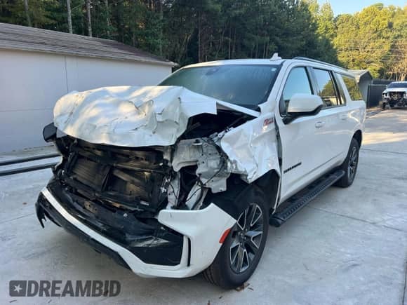 2022 Chevrolet Suburban Z71 с VIN 1GNSKDKD6NR150067, выставлен на аукционе Copart как лот 83749915 с пробегом 73 416 миль миль и Чистый • Clean title. История ставок и продаж доступна на DreamBid. Изображение 2.