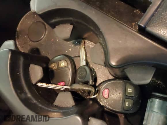 2013 Chevrolet Silverado 1500 LT z VIN 1GCRKSE7XDZ316347, wystawiony jako IAAI lot #43521804 z przebiegiem 385 847 mil mil oraz . Historia ofert i sprzedaży dostępna na DreamBid. Obrazek 11.