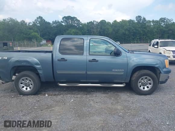 2011 GMC Sierra 1500 SL z VIN 3GTP2UEA0BG333489, wystawiony jako IAAI lot #42434038 z przebiegiem 286 560 mil mil oraz . Historia ofert i sprzedaży dostępna na DreamBid. Obrazek 13.