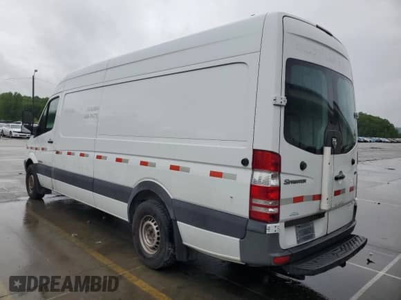 2008 Dodge Sprinter with VIN WD0PE845585339489, listed as a Copart auction lot 55142285 with 365,858 mi miles and Non repairable. Bid and sale history available at DreamBid. Image 2.