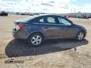2015 Chevrolet Cruze LT z VIN 1G1PC5SB6F7299908, wystawiony jako Copart lot #69209445 z przebiegiem 68 487 mil mil oraz Szkoda całkowita • Salvage title. Historia ofert i sprzedaży dostępna na DreamBid. Obrazek 3.