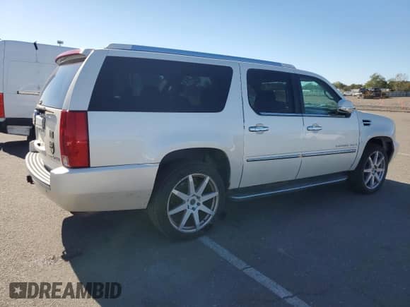 2007 Cadillac Escalade ESV with VIN 1GYFK66807R363693, listed as a Copart auction lot 86618715 with 147,227 mi miles and Clean title. Bid and sale history available at DreamBid. Image 3.