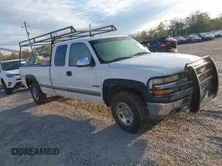 1999 Chevrolet Silverado 2500 LS с VIN 1GCGK29U3XE184518, выставлен на аукционе IAAI как лот 40603528 с пробегом Не указан миль и . История ставок и продаж доступна на DreamBid. Изображение 1.