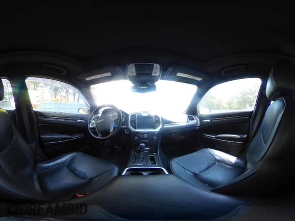 2013 Chrysler 300 C z VIN 2C3CCAKT3DH641201, wystawiony jako IAAI lot #42663032 z przebiegiem 169 067 mil mil oraz . Historia ofert i sprzedaży dostępna na DreamBid. Obrazek 18.