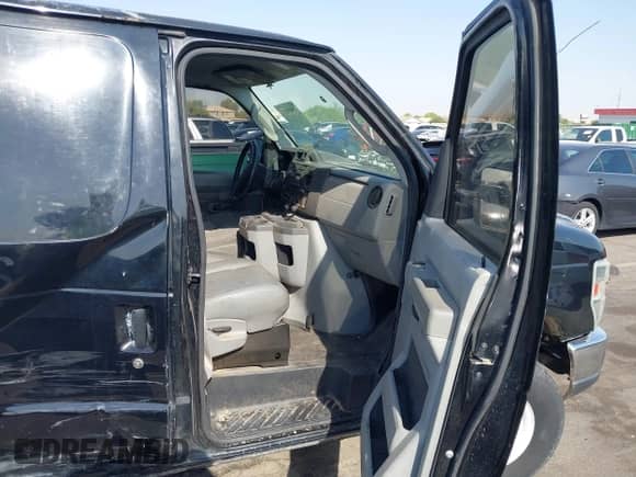 2014 Ford Econoline Cargo Commercial with VIN 1FTNE1EW4EDA35666, listed as a IAAI auction lot 42919228 with 125,946 mi miles and . Bid and sale history available at DreamBid. Image 5.