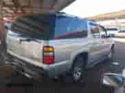 2004 Chevrolet Suburban LS z VIN 3GNFK16ZX4G297299, wystawiony jako IAAI lot #43549526 z przebiegiem 339 572 mil mil oraz . Historia ofert i sprzedaży dostępna na DreamBid. Obrazek 4.