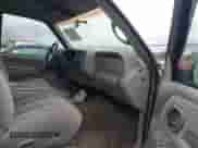1998 GMC Sierra 1500 с VIN 1GTEC19R7WE560274, выставлен на аукционе IAAI как лот 42255089 с пробегом 176 450 миль миль и . История ставок и продаж доступна на DreamBid. Изображение 5.