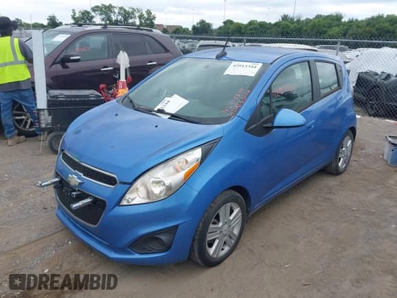 2014 Chevrolet Spark LS z VIN KL8CA6S94EC404457, wystawiony jako IAAI lot #42913344 z przebiegiem 44 872 mil mil oraz . Historia ofert i sprzedaży dostępna na DreamBid. Obrazek 2.