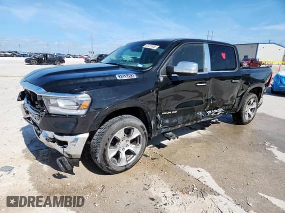 2020 Ram 1500 Laramie z VIN 1C6SRFJM7LN250529, wystawiony jako Copart lot #62525905 z przebiegiem 97 707 mil mil oraz Szkoda całkowita • Salvage title. Historia ofert i sprzedaży dostępna na DreamBid. Obrazek 1.