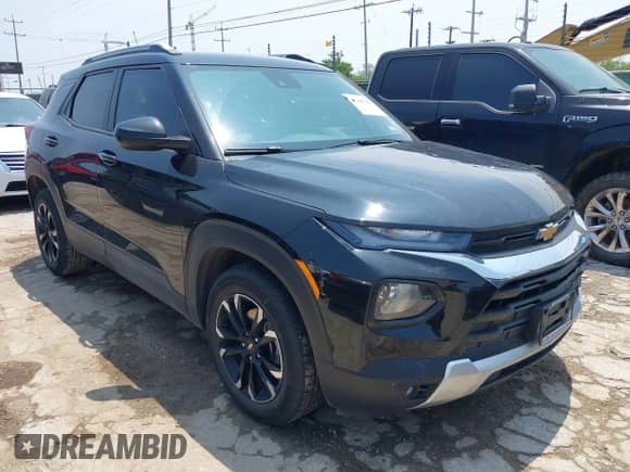 2023 Chevrolet TrailBlazer LT z VIN KL79MPSL1PB157477, wystawiony jako IAAI lot #42346788 z przebiegiem 40 181 mil mil oraz . Historia ofert i sprzedaży dostępna na DreamBid. Obrazek 1.