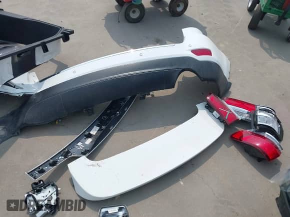 2020 Jeep Grand Cherokee Limited with VIN 1C4RJEBG2LC268496, listed as a IAAI auction lot 42309944 with 74,435 mi miles and . Bid and sale history available at DreamBid. Image 12.