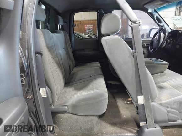 2004 Toyota Tundra SR5 z VIN 5TBBT44124S455471, wystawiony jako IAAI lot #43039381 z przebiegiem 252 480 mil mil oraz . Historia ofert i sprzedaży dostępna na DreamBid. Obrazek 8.