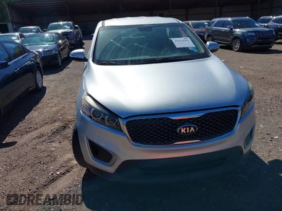 2018 Kia Sorento L with VIN 5XYPG4A39JG370272, listed as a IAAI auction lot 43474591 with 130,569 mi miles and . Bid and sale history available at DreamBid. Image 6.