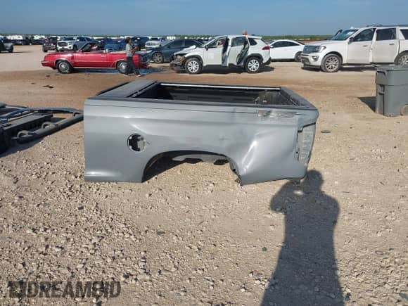 2018 Toyota Tundra SR с VIN 5TFUW5F1XJX752861, выставлен на аукционе IAAI как лот 42443800 с пробегом 72 547 миль миль и . История ставок и продаж доступна на DreamBid. Изображение 18.