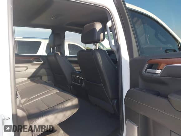 2023 GMC Sierra 1500 Denali z VIN 3GTUUGED4PG345211, wystawiony jako IAAI lot #42995625 z przebiegiem 63 396 mil mil oraz . Historia ofert i sprzedaży dostępna na DreamBid. Obrazek 8.