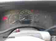 2002 Chevrolet Silverado 1500 LS z VIN 2GCEC19T921110469, wystawiony jako IAAI lot #39912012 z przebiegiem 288 705 mil mil oraz . Historia ofert i sprzedaży dostępna na DreamBid. Obrazek 7.