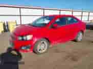 2012 Chevrolet Sonic LT z VIN 1G1JC5SH8C4197923, wystawiony jako IAAI lot #42057502 z przebiegiem 222 867 mil mil oraz . Historia ofert i sprzedaży dostępna na DreamBid. Obrazek 2.