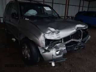 2003 Chevrolet TrailBlazer LS с VIN 1GNDS13S732173299, выставлен на аукционе IAAI как лот 42154066 с пробегом 152 591 миль миль и . История ставок и продаж доступна на DreamBid. Изображение 1.