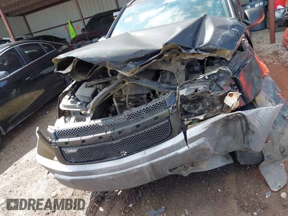 2005 Chevrolet Equinox LS with VIN 2CNDL13F656190864, listed as a IAAI auction lot 43273235 with 294,345 mi miles and . Bid and sale history available at DreamBid. Image 13.