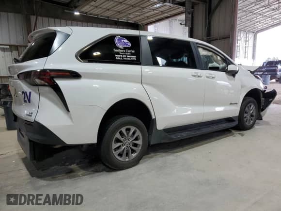 2024 Toyota Sienna LE с VIN 5TDKRKEC7RS184263, выставлен на аукционе Copart как лот 65193035 с пробегом 103 050 миль миль и Списание • Salvage title. История ставок и продаж доступна на DreamBid. Изображение 3.