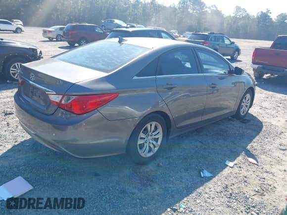 2011 Hyundai Sonata GLS with VIN 5NPEB4AC0BH048460, listed as a IAAI auction lot 43237502 with 170,380 mi miles and . Bid and sale history available at DreamBid. Image 4.