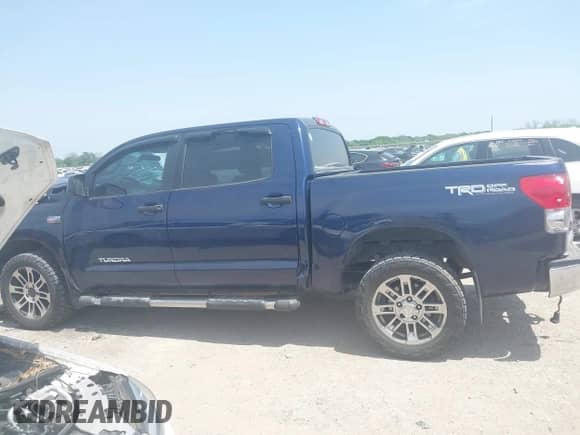 2008 Toyota Tundra с VIN 5TBDV54168S506940, выставлен на аукционе IAAI как лот 42028704 с пробегом 244 207 миль миль и . История ставок и продаж доступна на DreamBid. Изображение 14.