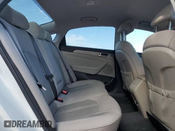2015 Hyundai Sonata SE с VIN 5NPE24AF8FH205734, выставлен на аукционе Copart как лот 84996725 с пробегом 150 105 миль миль и Списание • Salvage title. История ставок и продаж доступна на DreamBid. Изображение 10.