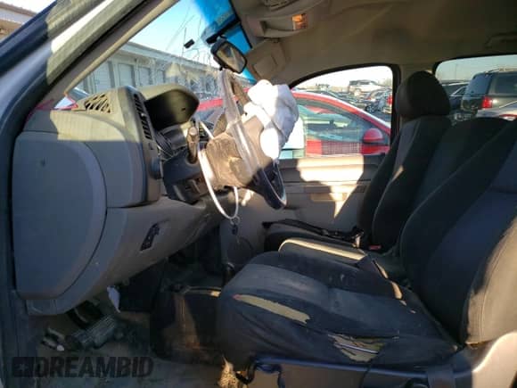 2012 Chevrolet Silverado 3500HD Work Truck с VIN 1GC4KZC81CF120568, выставлен на аукционе Copart как лот 83803474 с пробегом 206 252 миль миль и Списание • Salvage title. История ставок и продаж доступна на DreamBid. Изображение 7.