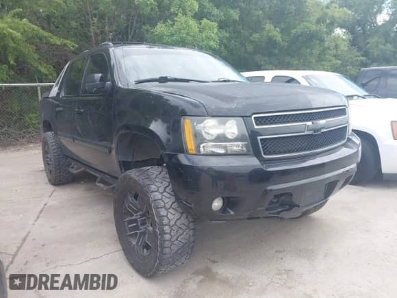 2008 Chevrolet Avalanche 2LT с VIN 3GNFK12338G236626, выставлен на аукционе IAAI как лот 43067490 с пробегом 286 771 миль миль и . История ставок и продаж доступна на DreamBid. Изображение 1.