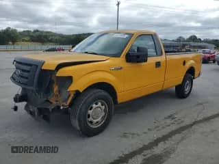 2010 Ford F-150 с VIN 1FTPF1CV6AKE27439, выставлен на аукционе Copart как лот 82313435 с пробегом 185 893 миль миль и Списание • Salvage title. История ставок и продаж доступна на DreamBid. Изображение 1.